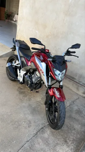 Troco por carro TWISTER 300f 2026