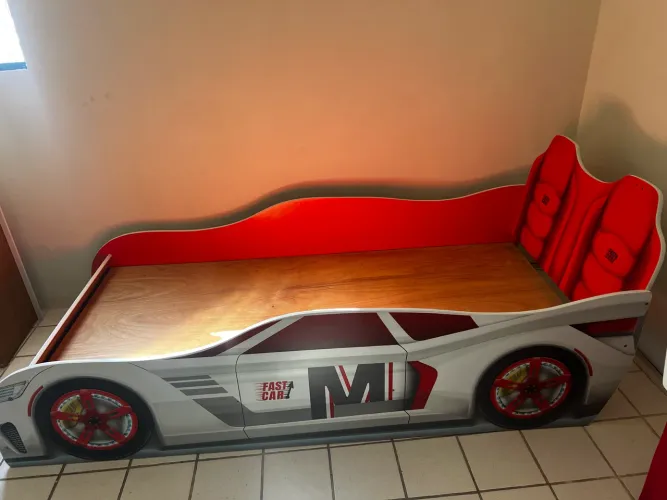 Cama infantil carros com colchão 