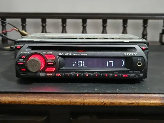Rádio Automotivo Sony CDX-GT217X CD Player Antigo Som Vintage Funcionando