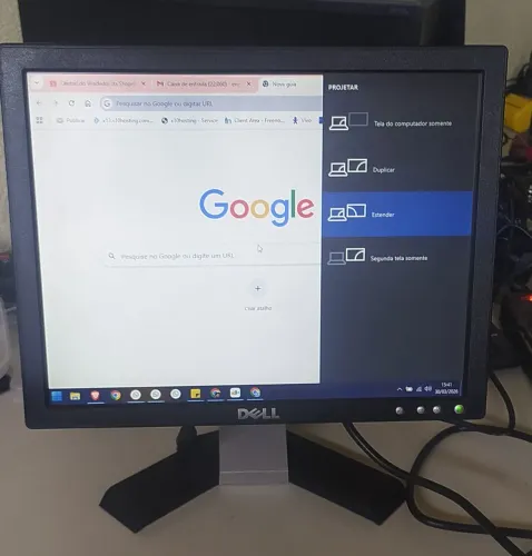 Monitor Dell com cabo VGA e de energia