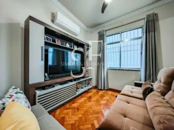 Tijuca - Rua Pereira de Siqueira - Apartamento Reformado, 2 quartos, 1 vaga.