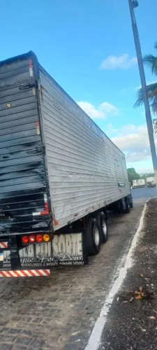 Ford cargo 4331 04 80.000,00 carreta 2 eixos 102 metros cúbicos 50.000,00 com pneu