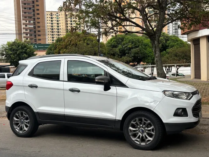 Ford Ecosport Freestyle 1.6 16V Flex 5P 2015