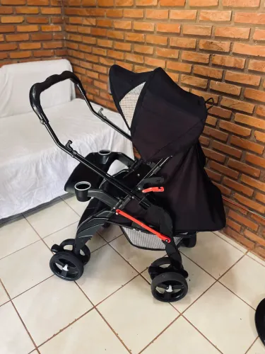Vendo carrinho de bebe(aceito proposta)