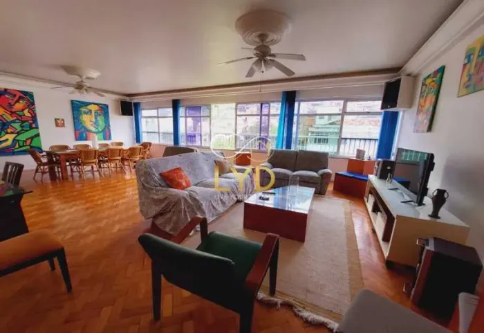 Apartamento reformado em Copacabana