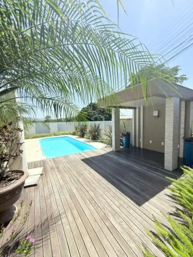 Casa a venda de alvenaria com piscina no Rio Maina em Criciúma