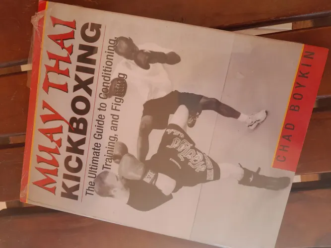 Livro Muay Thai Kickboxing The Ultimate Guide - Novo Lacrado - Artes Marciais Luta