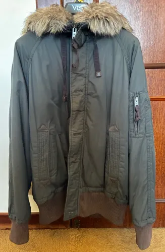 jaqueta american eagle outfiters preta