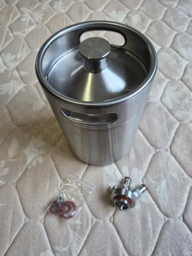 Mini keg 5 litros inox (usado) + torneira tipo americana inox (usada) + Brindes 