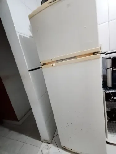 Vendo geladeira Brastemp antiga usada