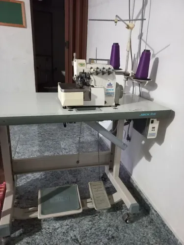 Máquina ponto cadeia em ótimo estado