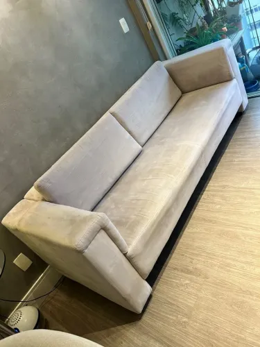 Sofá 3 lugares marca Mannes