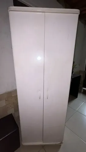 Vendo Armário Multiuso.
