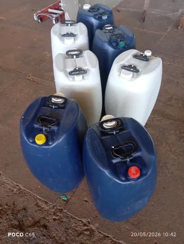 7 Tambor de de 50 litros com tampa 
