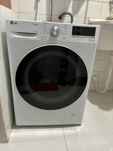 Vendo máquina de lavar LAVA e SECA LG VC4 7kg de secagem e 12kg de lavagem