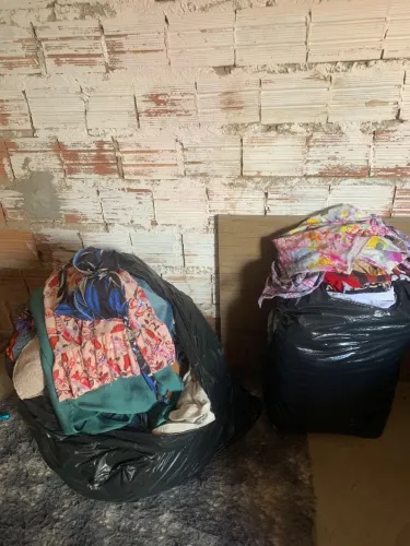Roupas, seminovas, saca de roupas