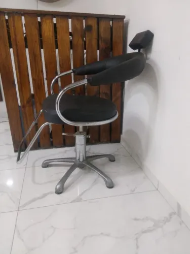 Vende se cadeira para salao