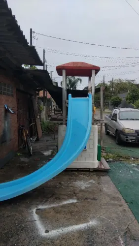 Escorregado pra piscina sem a escada