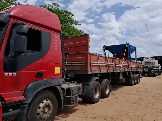 Iveco Stralis 380 com motor novo