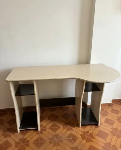 Mesa escrivaninha quarto