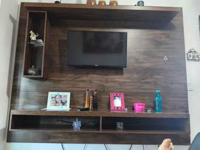 Painel de tv muito bonito só estou vendendo porque vou colocar um painel ripado !!