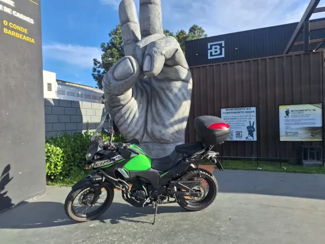 Versys 300