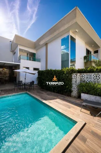 Casa de alto padrão no Residencial Mata Atlântica  3 suítes com varanda, porteira fechada 