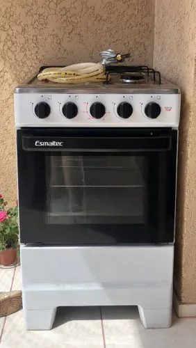 Fogão 4 bocas semi-novo, branco a gás