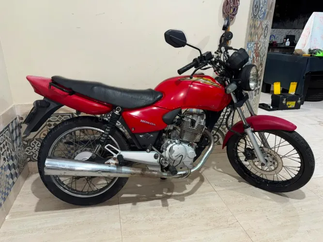 Vendo Titan 125 ano 2002