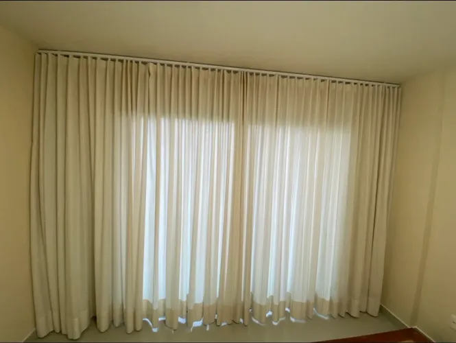 2 Cortinas em Linho Bege/Creme - 3,5m x 2,25m Cada