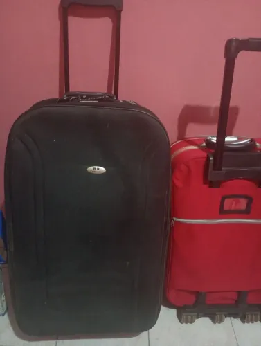 Mala 32kg preta. Faço a entrega, se vim buscar dou um desconto!