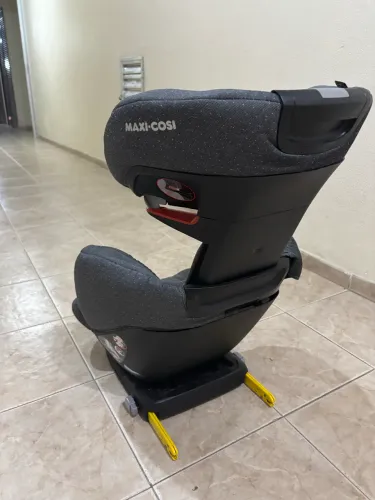 Vendo cadeirinha de carro Rodi Fix Maxi Cosi