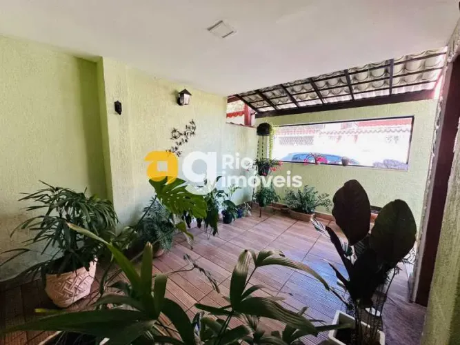 Casa de rua : / Residencial / Jardim Sulacap