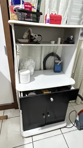 Vende-se estante pequena 