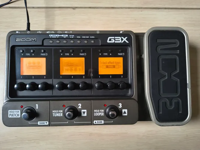 Pedaleira ZOOM G3X com fonte