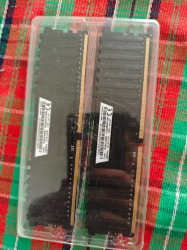 Memória RAM Vengeance DDR4 16 GB, 2400 MHz