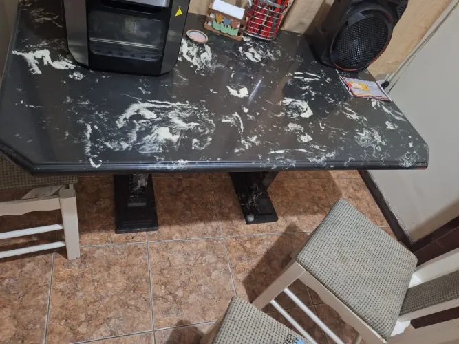 Mesa de mármore 6 cadeiras 