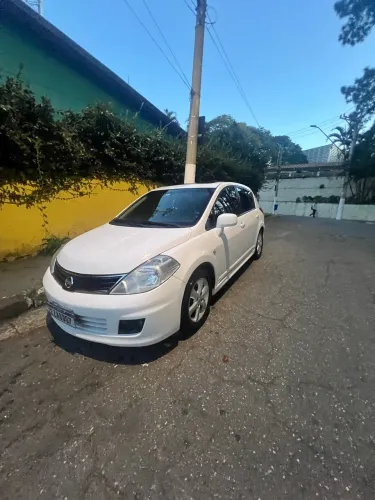 Nissan Tiida SL 1.8/1.8 Flex 16V Aut. 2012