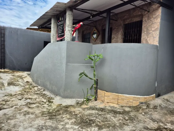 CASA COM ESCRITÓRIO E CONSULTÓRIO