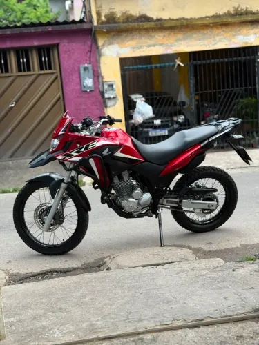 Moto XRE300 perfeita 
