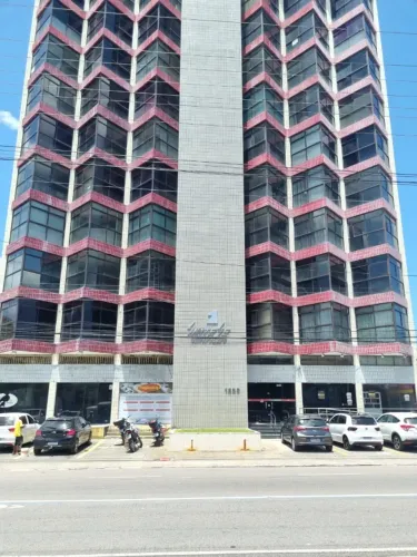 Sala Comercial na Torre em ótima localização.