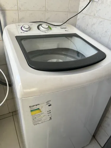 Máquina de lavar roupa cônsul