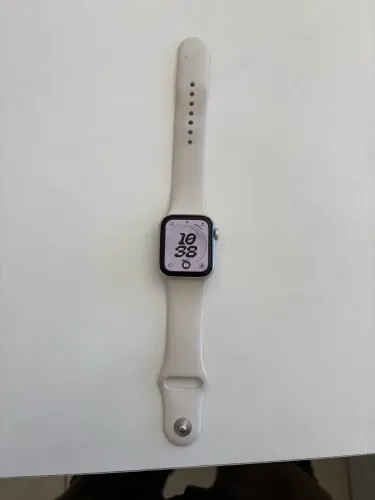Apple Watch SE 2ª Geração 40mm GPS - Starlight | Bateria 100% | Estado de Novo