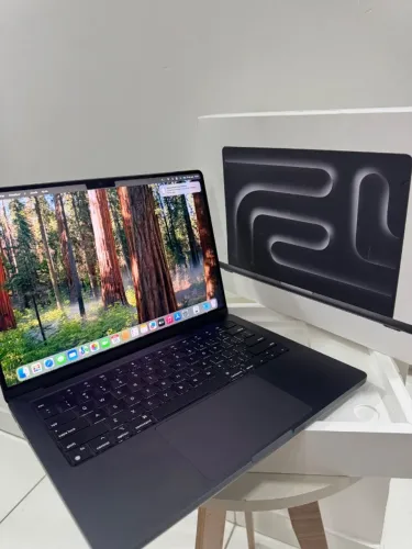 MacBook Pro M3 Chip Pro 18GB RAM | Completo