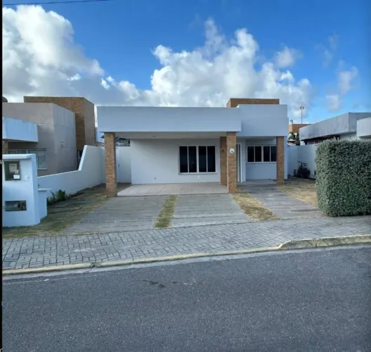 Casa à venda no Condomínio Costa Paradiso Club Residencial