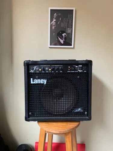 Cubo para guitarra 35W 110V já vai com o transformador p/220V