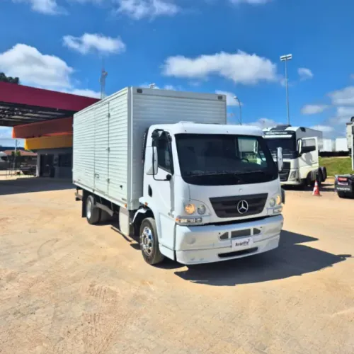 MERCEDES BENZ - ACELLO 815 BAÚ - TRAÇÃO 4X2