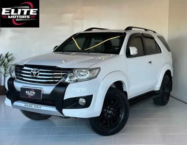 Toyota Hilux SW4 SR 4X2 2.7/ 2.7 Flex 16V Aut. 2013