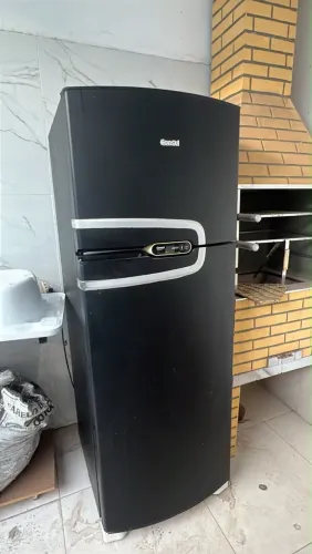 Vendo geladeira bom estado !!
