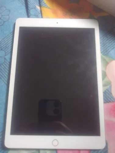Oportunidade iPad semi novo 1.250 divide no cartão